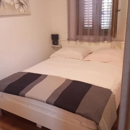And By The Sea Nevidjane - Pasman - 11902 3*